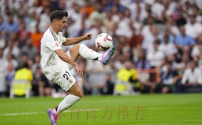 西甲-本泽马梅开二度 皇马2-0胜10人巴拉多利德 西甲-本泽马梅开二度 皇马2-0胜10人巴拉多利德